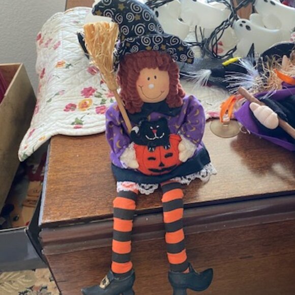 8 kid-FRIENDLY Halloween WITCHES ~ GHOSTS ~ BATS Figurines ~ LIGHTS ~ candles - Picture 13 of 14